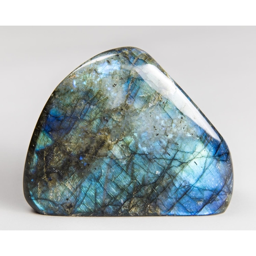 26 - A LABRADORITE FREEFORM
1.2KG
(h 11cm x w 14cm x d 5cm)