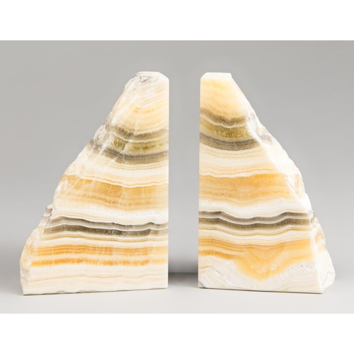 34 - A PAIR OF MEXICAN ONYX BOOKENDS
Each (h 17cm x w 12cm x d 4cm)