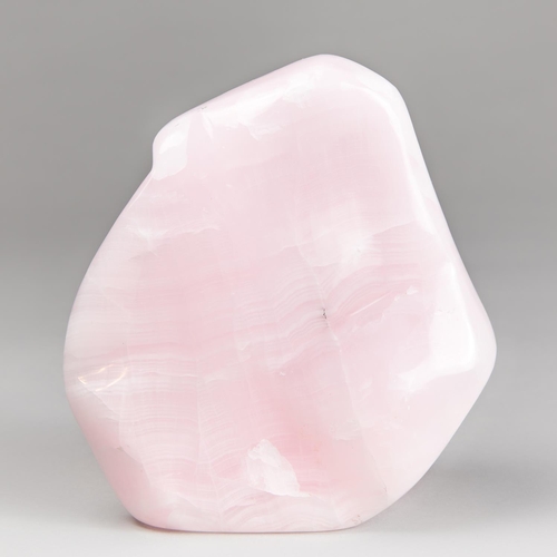 48 - A MANGANO CALCITE FREEFORM
2.6KG
(h 19cm x w 16cm x d 8.5cm)