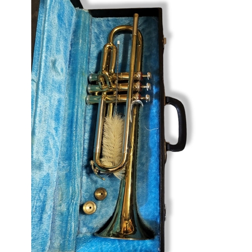 372A - A B&M CHAMPION BRASS TRUMPET
With two mouthpieces, in hard carry case. 
(case 55cm x 18cm x 12cm)
 
... 