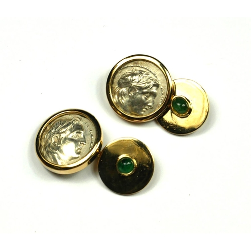 223 - A PAIR OF VINTAGE YELLOW METAL,EMERALD AND SILVER ROMAN COIN DESIGN  CUFFLINKS
Having a Roman portra... 