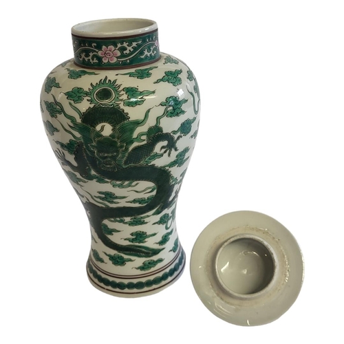 52 - AN ANTIQUE 19TH CENTURY CHINESE FAMILLE VERTE DOUBLE DRAGON MEIPING SHAPE BALUSTER VASE AND COVER 
M... 