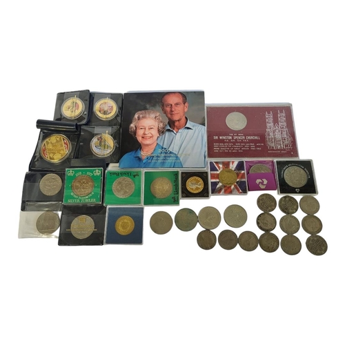 184A - A COLLECTION OF 20TH CENTURY COMMEMORATIVE COINS
To include a 2007 Five Pound coin in cardboard slee... 