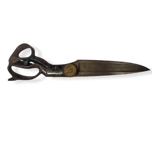 303 - J. WISS & SONS, NEWARK, AMERICA, A PAIR OF ANTIQUE LIGHT INDUSTRIAL RIGHT HANDED STEEL SHEARS.
(41cm... 