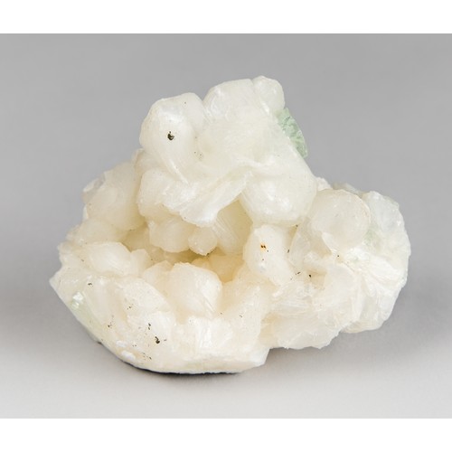 1019 - APOPHYLLITE CLUSTER (194g, 9cm)