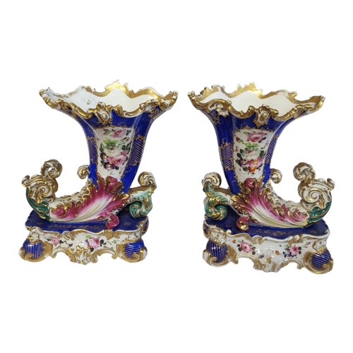 258 - A PAIR OF 19TH CENTURY FRENCH JACOB PETIT HARD PASTE PORCELAIN CORNUCOPIA SHAPED TABLE/CENTREPIECE V... 