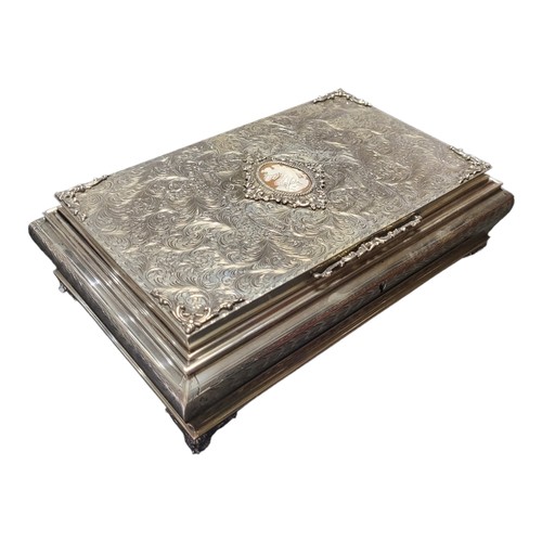 30A - AN EARLY 20TH CENTURY CONTINENTAL STERLING .800 SILVER (POSSIBLY AUSTRO-HUNGARIAN) JEWELLERY BOX AND... 