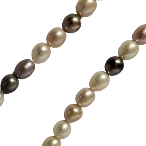 43A - A 9CT WHITE GOLD, DIAMOND AND FRESHWATER PEARL NECKLACE
Having a row of pink, black and white pearls... 