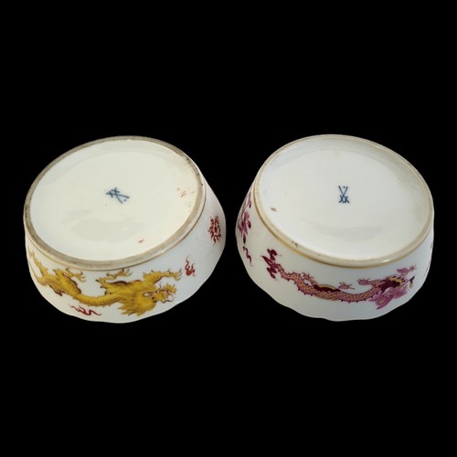 47 - MEISSEN, A PAIR OF 19TH CENTURY MING DRAGON AND COURT DRAGON PATTERN NOVELTY NUT DISHES, CIRCA 1924 ... 