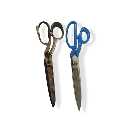 144 - A PAIR OF VINTAGE GERMAN JANSER, SOLINGEN
Steel tailors/upholstery scissors/shears, along with mundi... 