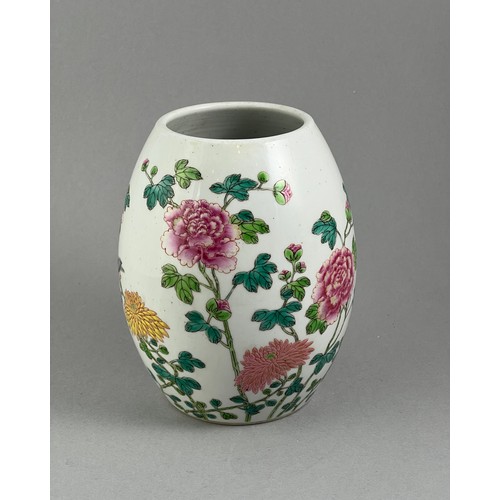 111 - A CHINESE FAMILLE ROSE OVOID PORCELAIN VASE
Hand painted decoration of flowers, birds and bats.
(app... 
