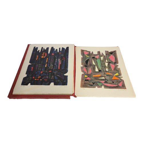 424 - GUSTAVE SINGIER, 1908 - 1984, A LARGE FORMAT ILLUSTRATED HARDBACK BOOK
Titled 'Traite Des Appareils ... 