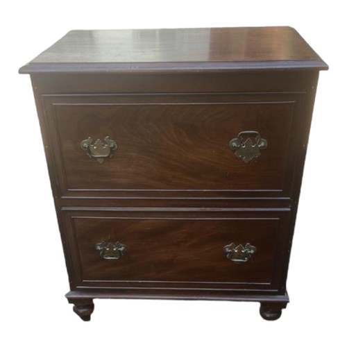 503 - A GEORGIAN STYLE MAHOGANY CHEST
Of two deep drawers.
(67cm x 45cm x 75cm)

Condition: good overall, ... 