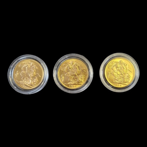 42 - A COLLECTION OF THREE KING GEORGE V 22CT GOLD FULL SOVEREIGN COINS
Consecutive years from 1926, 1927... 