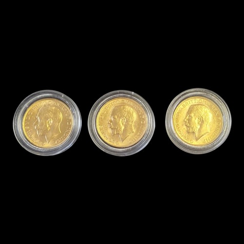 39 - A COLLECTION OF THREE KING GEORGE V 22CT GOLD FULL SOVEREIGN COINS
Consecutive years from 1917,1918 ... 