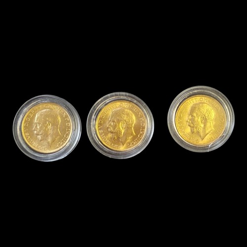 42 - A COLLECTION OF THREE KING GEORGE V 22CT GOLD FULL SOVEREIGN COINS
Consecutive years from 1926, 1927... 