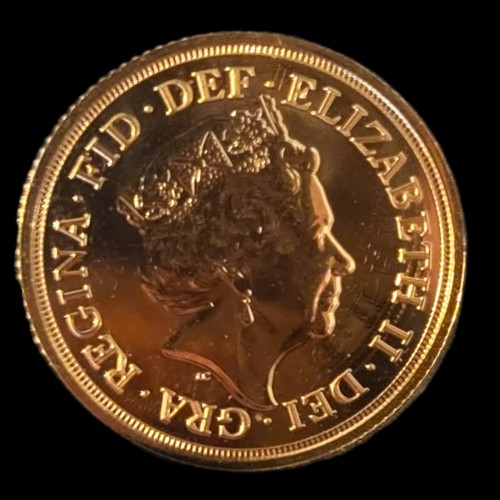 47 - A QUEEN ELIZABETH II 22CT GOLD 'DATESTAMP' FULL SOVEREIGN COIN, DATED 2017 
With George and Dragon t... 