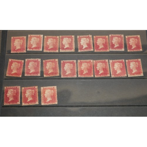 198 - QUEEN VICTORIA PENNY RED PLATES, TWO LARGE CARDS, 1858, MINT 180 STAMPS.