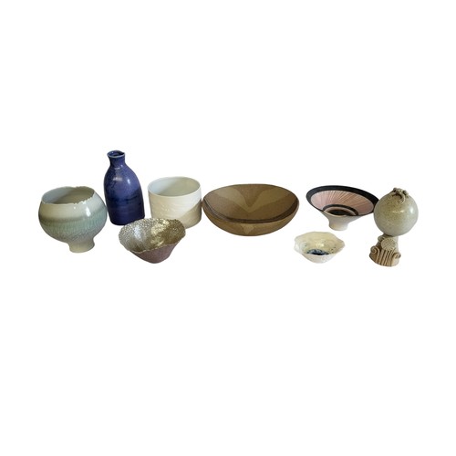 266 - A MIXED COLLECTION OF EIGHT MODERN BRITISH HAND THROWN EXPERIMENTAL STUDIO POTTERY ITEMS
Comprising ... 