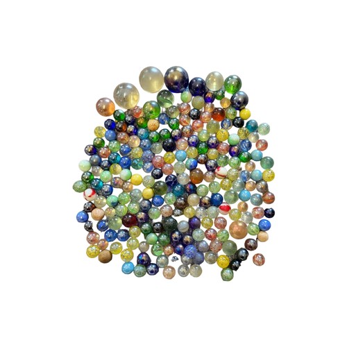 367 - A COLLECTION OF VARIOUS GLASS MARBLES
In multi-coloured glazes. 
Contained in a single glass vase
La... 