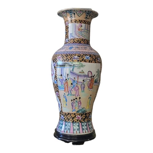 351A - A LATE 20TH CENTURY CHINESE EXPORT PORCELAIN FAMILLE ROSE PATTERN FLOOR VASE
A baluster form large v... 