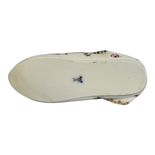 260 - MEISSEN, A 19TH CENTURY HARD PASTE PORCELAIN NOVELTY MODEL OF A SHOE/SLIPPER
Painted with Watteauesq... 