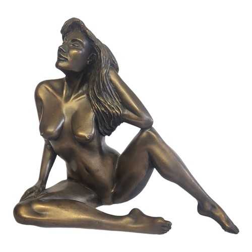 326 - LEIGH HEPPEL, A 20TH CENTURY LIMITED EDITION (25/250) BRONZED NUDE STUDY
Titled 'Summer Heat', signe... 