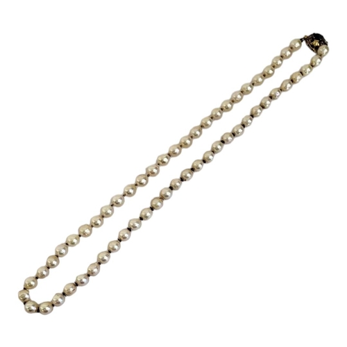 68A - AN 18CT GOLD, SAPPHIRE, DIAMOND AND PEARL NECKLACE
The oval cut sapphire flanked with diamonds with ... 