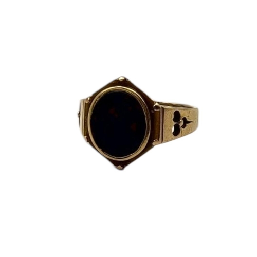 22A - A LATE 19TH/EARLY 20TH CENTURY 15CT GOLD AND HARDSTONE GENT’S SIGNET RING
The oval cut bloodstone in... 