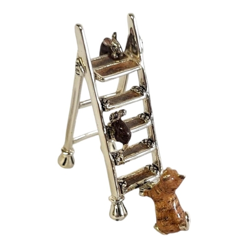 27B - A VINTAGE CONTINENTAL WHITE METAL AND ENAMEL PAIR OF STEP LADDERS WITH CAT
Saturno style.
(approx 6c... 