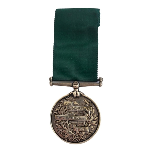 77 - SILVER EDWARD VII ‘FOR LONG SERVICE IN THE VOLUNTEER FORCE’ WAR MEDAL, 1901 - 1910, OBVERSE SIDE WIT... 