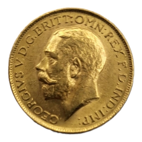 10 - A KING GEORGE V 22CT GOLD FULL SOVEREIGN COIN, DATED 1914 
With George and Dragon to reverse.

Condi... 