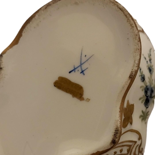 207 - AN EARLY 20TH CENTURY CONTINENTAL PORCELAIN BOX AND COVER
Rococo form, with fine hand painted floral... 