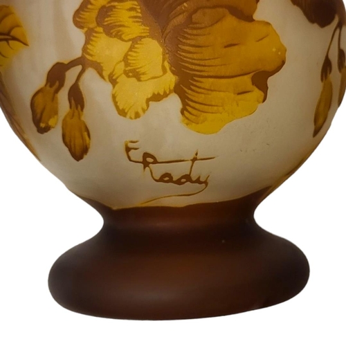 255 - A CONTINENTAL ART NOUVEAU OVERLAID CAMEO ART GLASS VASE IN LEGRAS MANNER
Acid cameo signature ‘EP La... 