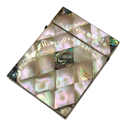 7 - A VICTORIAN MOTHER OF PEARL AND PAPUA SHELL RECTANGULAR CALLING CARD CASE
With hinge lid.
(approx 10... 