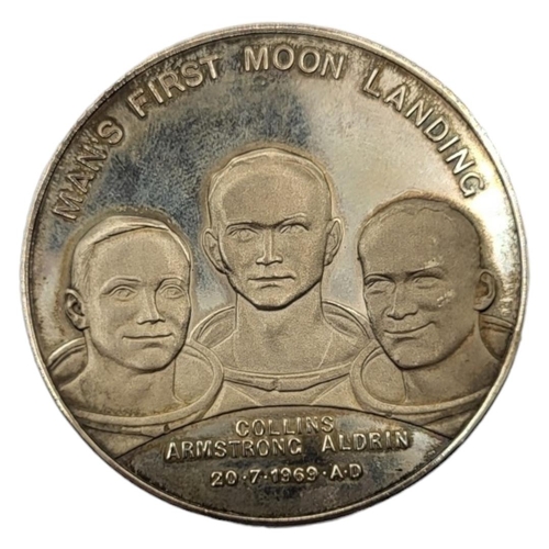 90 - MAN’S FIRST MOON LANDING, APOLLO II, A HALLMARKED SILVER COMMEMORATIVE MEDAL
20.7, 1969, AD, stamped... 