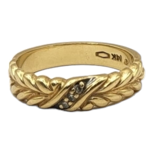 119 - A 14CT GOLD AND DIAMOND WHEATSHEAF RING
The row of three round cut diamonds in a rope twist design.
... 