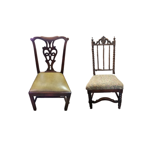 593 - AN 18TH CENTURY MAHOGANY STANDARD CHAIR
With pierced vase back with green leather upholstered drop i... 