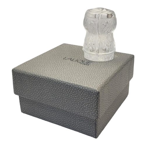 297 - LALIQUE, A VINTAGE FROSTED GLASS  NOVELTY CHAMPAGNE CORK 
Having engraved mark to base,fitted velvet... 