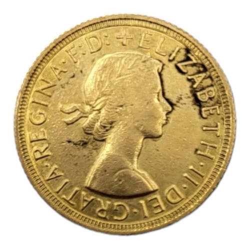 40A - A QUEEN ELIZABETH II 22CT GOLD FULL SOVEREIGN COIN, DATED 1958 
With portrait bust and King George a... 