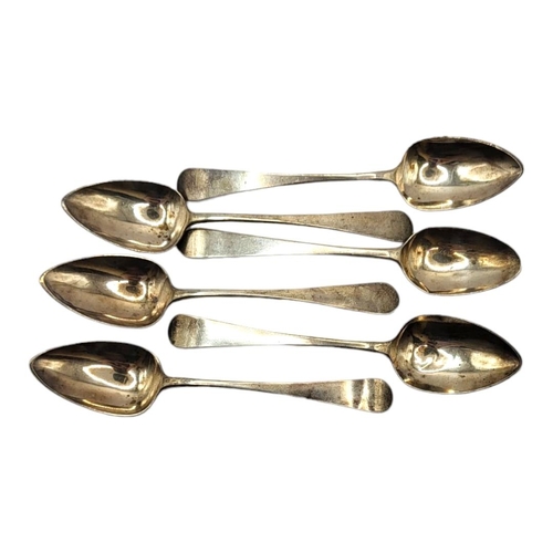 40 - A SET OF SIX ENGLISH ANTIQUE 18TH CENTURY HALLMARKED SILVER TEA SPOONS
Consisting of Exeter spoons, ... 