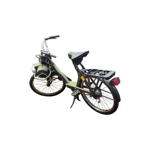 567 - SOLEX, A VINTAGE FRENCH MOPED/MOTORISED BICYCLE
Model S3800 with black livery.