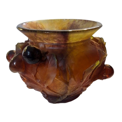 318 - DAUM FRÈRES OF NANCY ART NOUVEAU PATE-DE-VERRE AMBER GLAZED ART GLASS JARDINIÈRE
The surface body ca... 