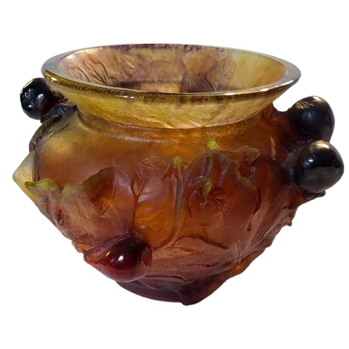 318 - DAUM FRÈRES OF NANCY ART NOUVEAU PATE-DE-VERRE AMBER GLAZED ART GLASS JARDINIÈRE
The surface body ca... 