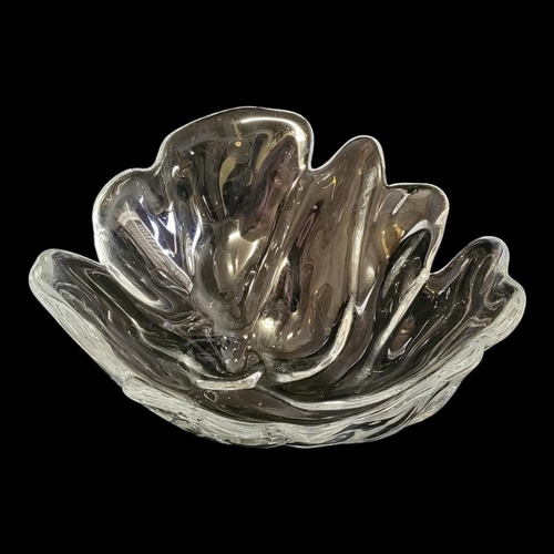 330 - HOLME GAARD, A VINTAGE ART GLASS LEAF FORM FRUIT BOWL
With original outer box and label, bearing ‘Ko... 