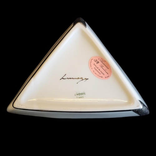 358 - LIMOGES, A VINTAGE PORCELAIN TRINKET BOX
Triangular form marked Carlo Pignatelli, bearing label to b... 