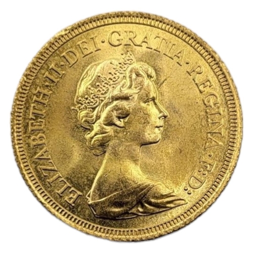 15A - A QUEEN ELIZABETH 22CT GOLD FULL SOVEREIGN COIN, DATED 1974 
With portrait bust and George and Drago... 