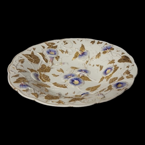 263 - MEISSEN, A LATE 19TH CENTURY HARD PASTE PORCELAIN SPRING FLOWERS AND GILDED LEAVES PEDESTAL BOWL/CHA... 