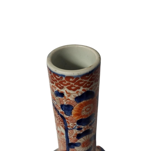 273 - A FINE LARGE 19TH CENTURY JAPANESE EXPORT MEIJI PERIOD, 1868 - 1911, IMARI BOTTLE FORM VASE
The unde... 