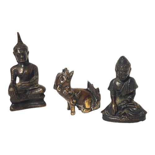 164 - A COLLECTION OF THREE LATE 19TH/EARLY 20TH CENTURY CHINESE BRONZE FIGURES
Two seated buddha and a te... 